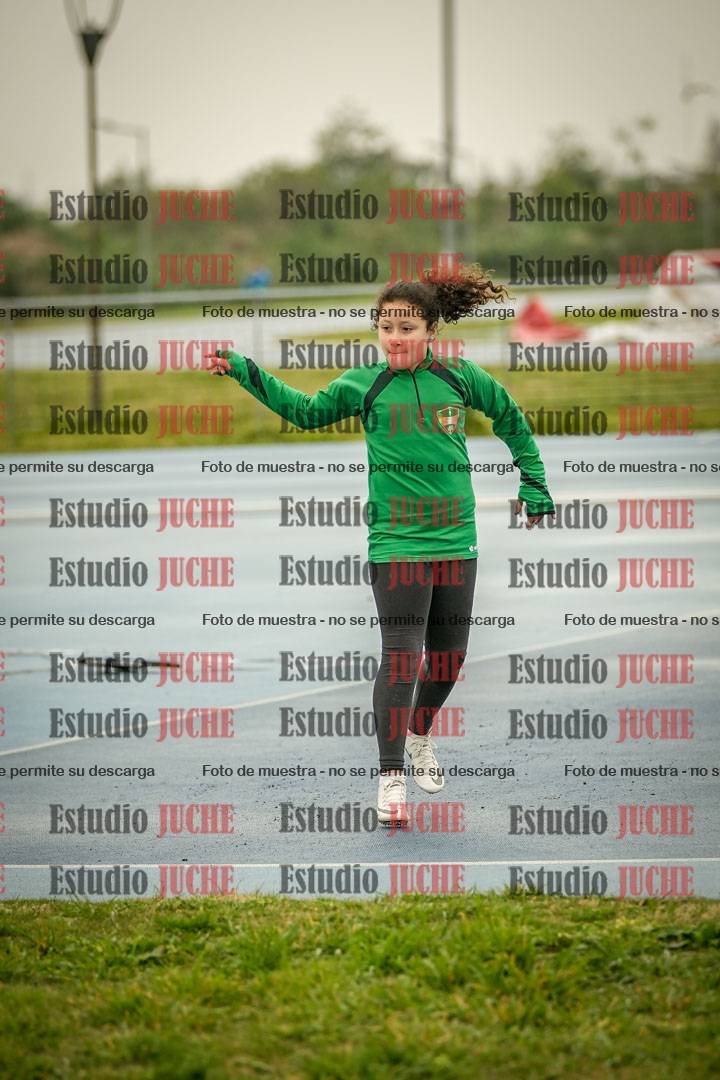 Fotos del lanzamiento de pelotita de mujeres - U12