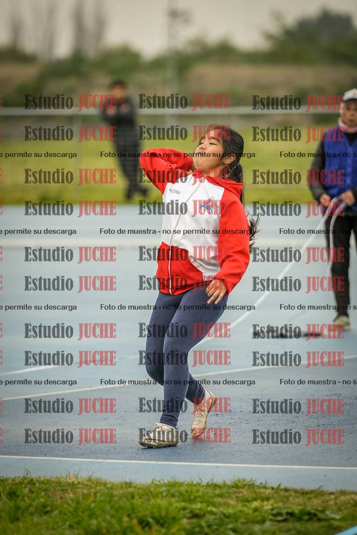 Fotos del lanzamiento de pelotita de mujeres - U12