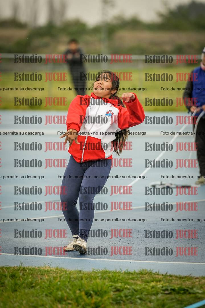 Fotos del lanzamiento de pelotita de mujeres - U12
