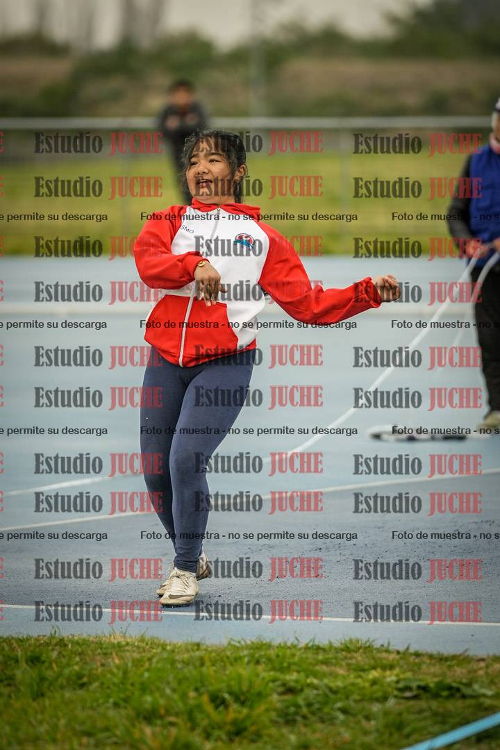 Fotos del lanzamiento de pelotita de mujeres - U12