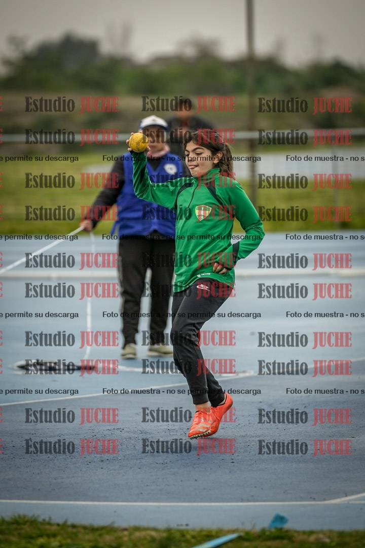 Fotos del lanzamiento de pelotita de mujeres - U12