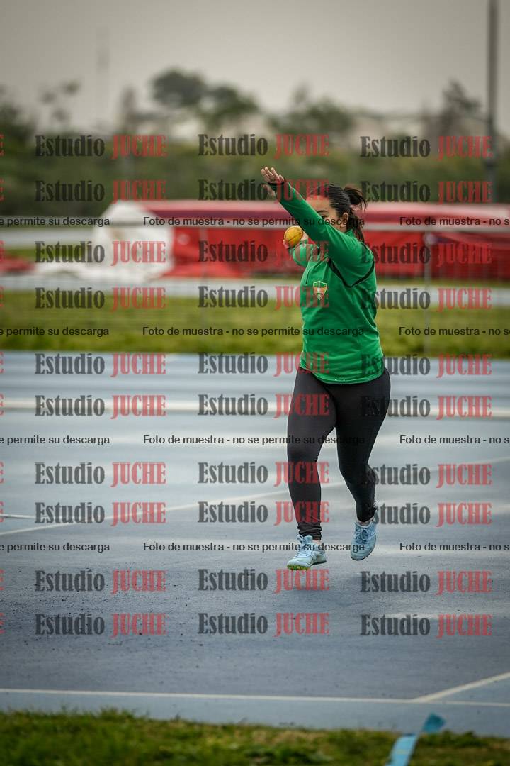 Fotos del lanzamiento de pelotita de mujeres - U12