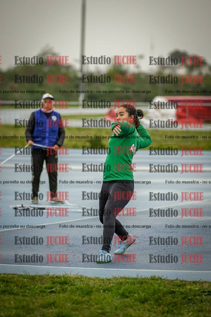 Fotos del lanzamiento de pelotita de mujeres - U12