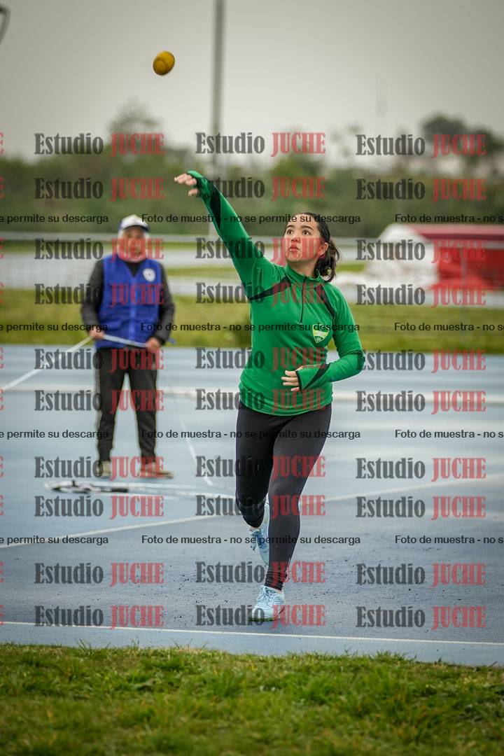 Fotos del lanzamiento de pelotita de mujeres - U12