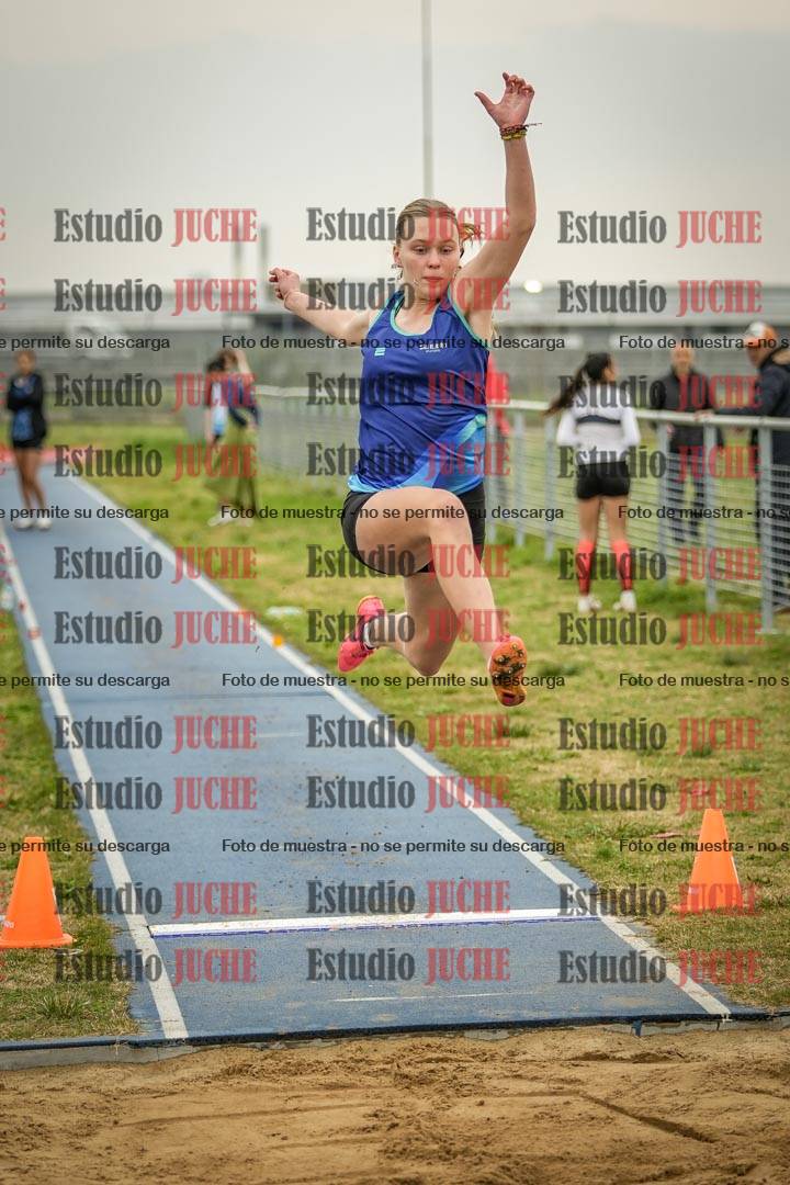 Fotos del salto en largo de mujeres - ambas categorías