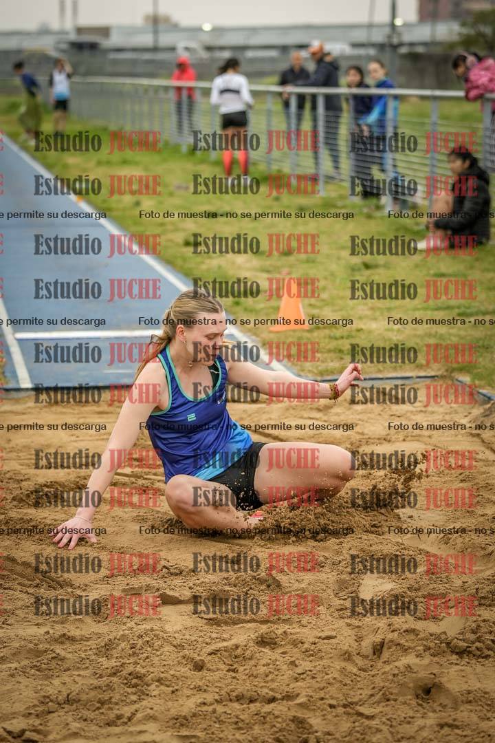 Fotos del salto en largo de mujeres - ambas categorías