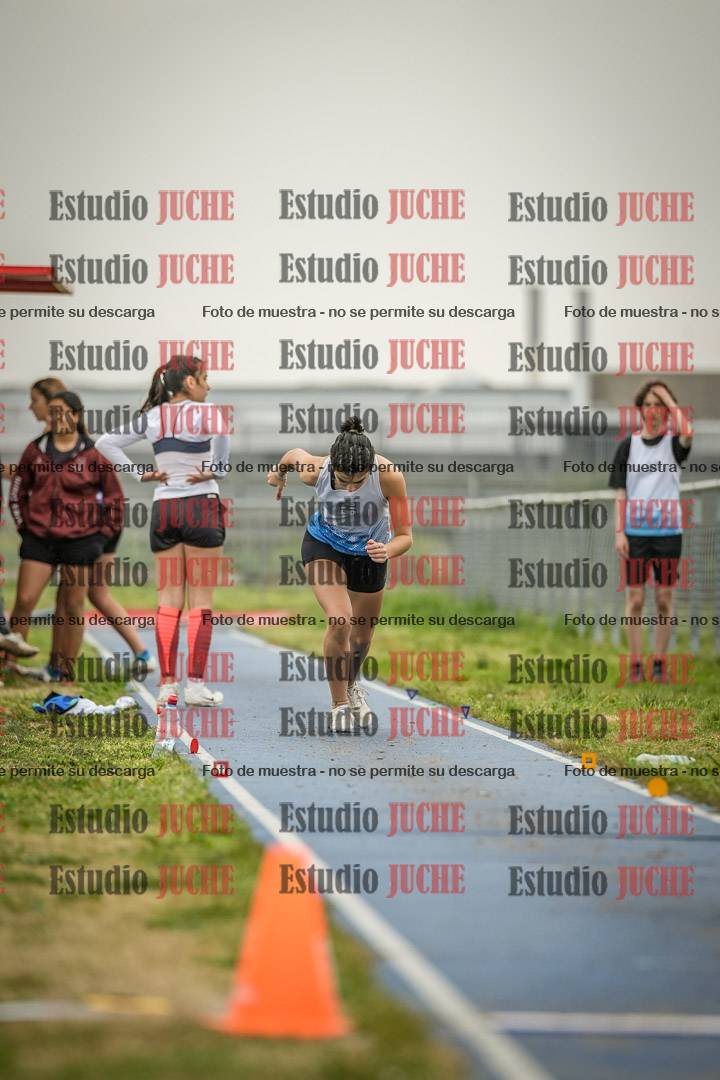 Fotos del salto en largo de mujeres - ambas categorías