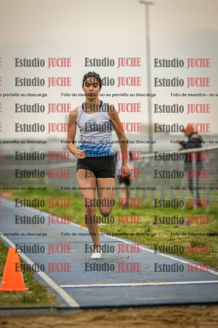 Fotos del salto en largo de mujeres - ambas categorías