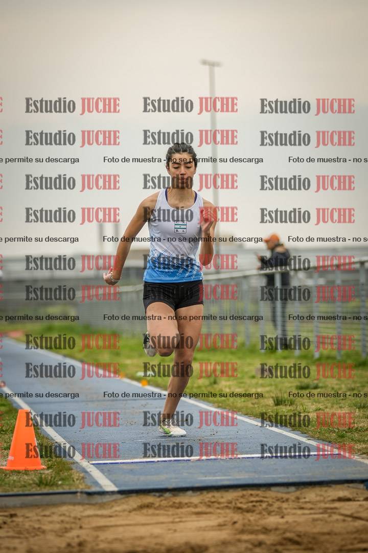 Fotos del salto en largo de mujeres - ambas categorías