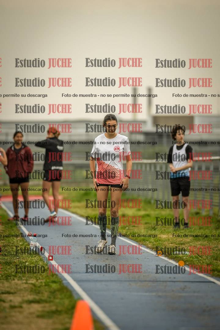 Fotos del salto en largo de mujeres - ambas categorías