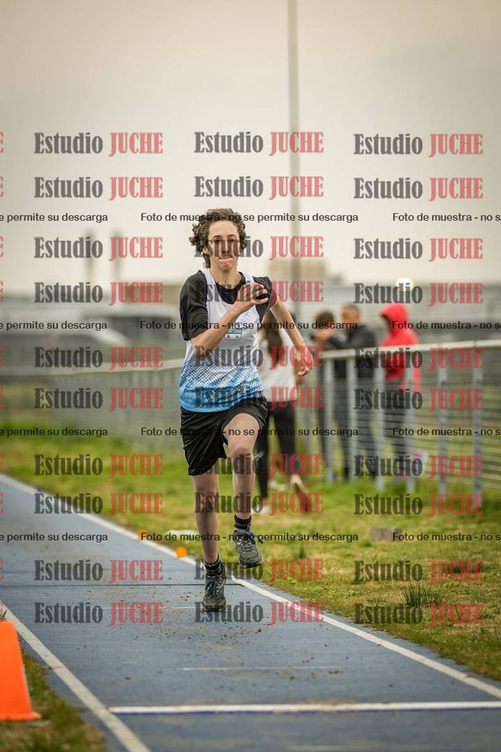 Fotos del salto en largo de mujeres - ambas categorías