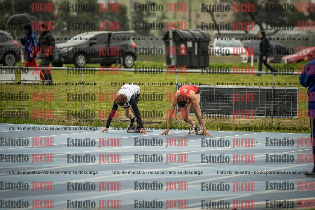 Fotos de los 110 m con vallas de varones - U16