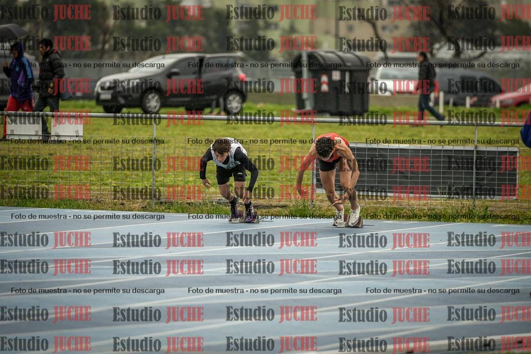 Fotos de los 110 m con vallas de varones - U16