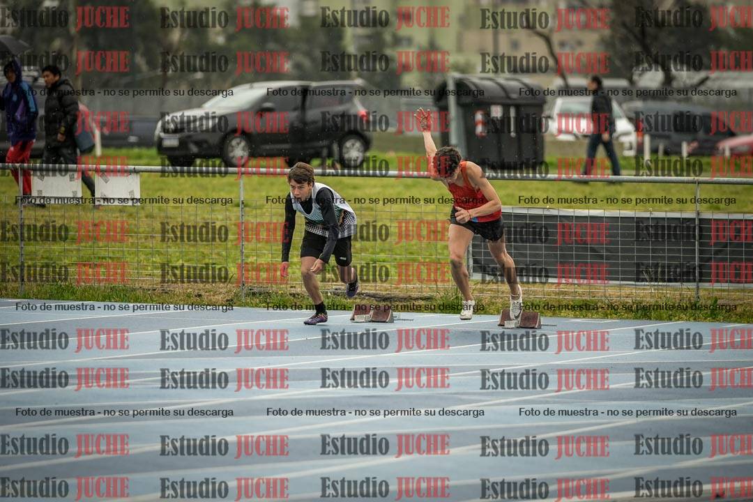 Fotos de los 110 m con vallas de varones - U16