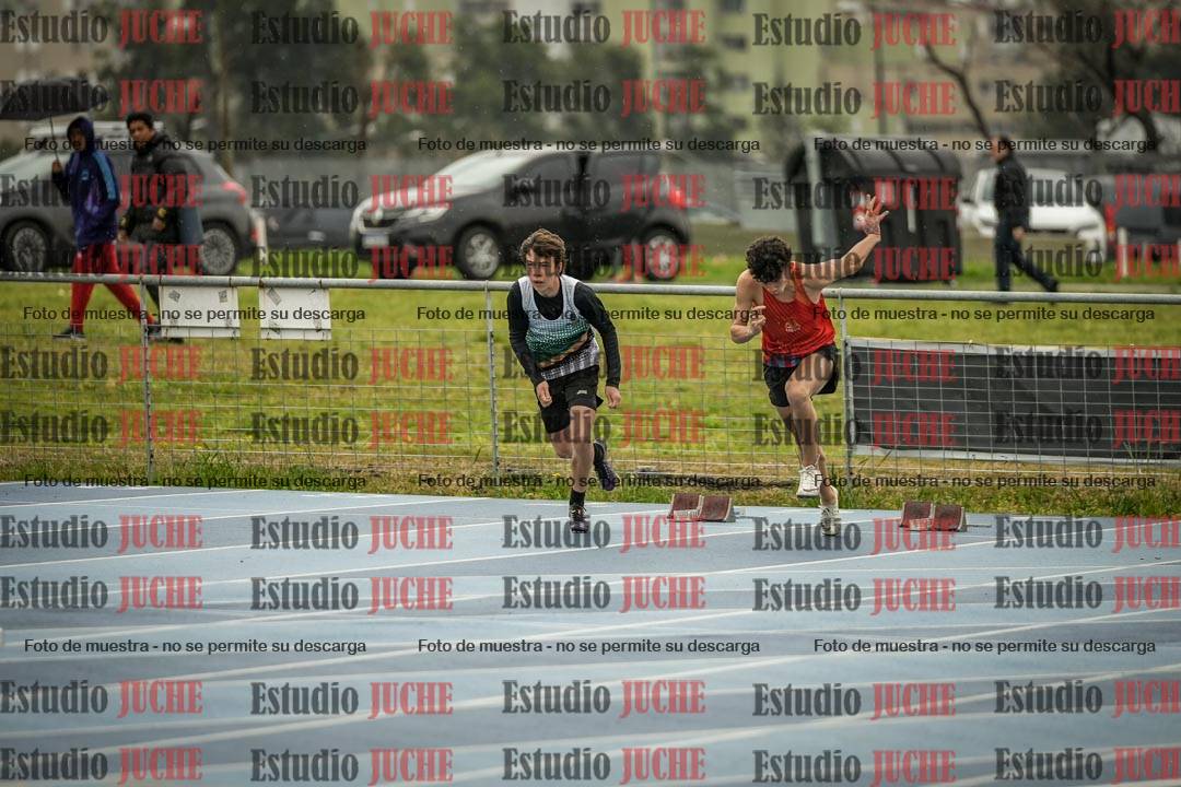 Fotos de los 110 m con vallas de varones - U16