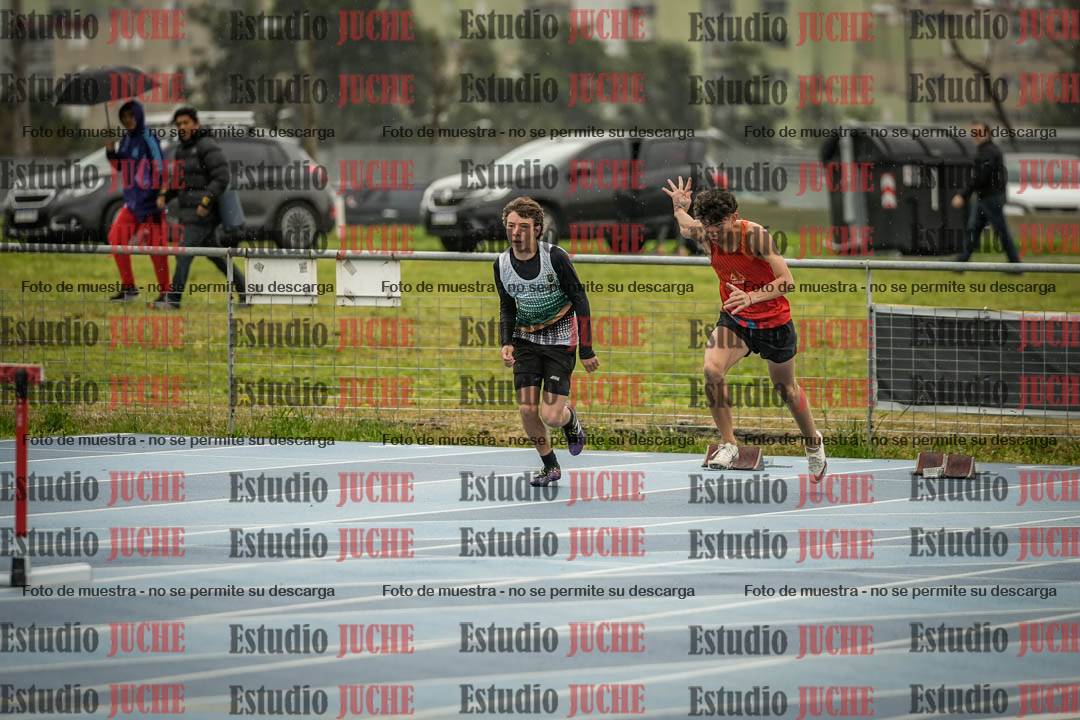Fotos de los 110 m con vallas de varones - U16