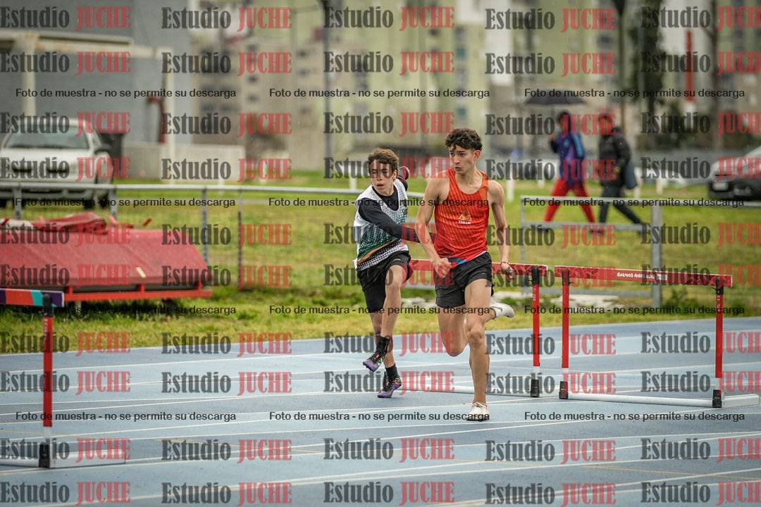 Fotos de los 110 m con vallas de varones - U16
