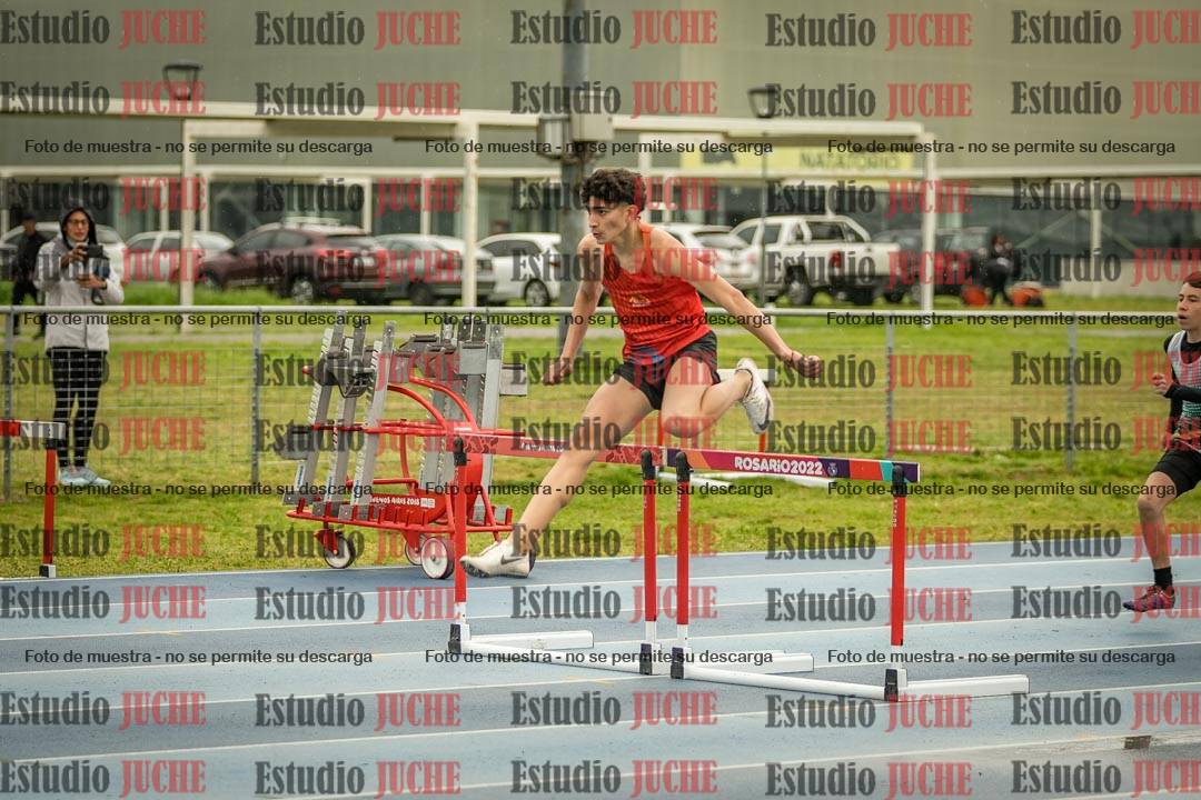 Fotos de los 110 m con vallas de varones - U16