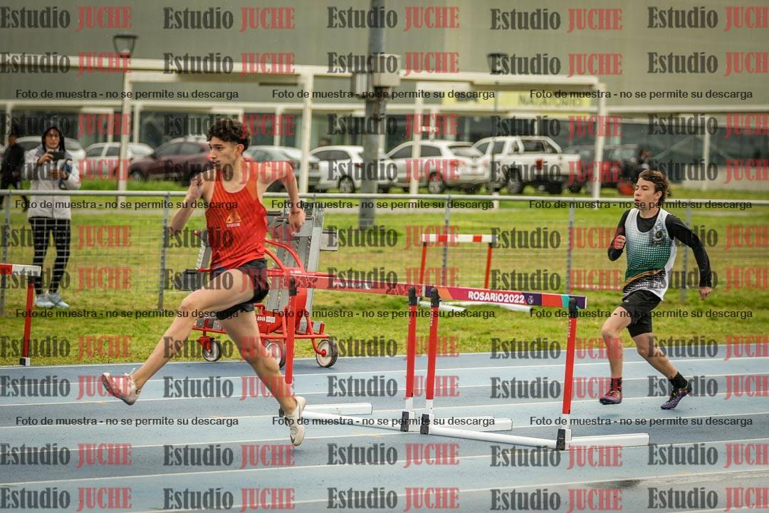 Fotos de los 110 m con vallas de varones - U16