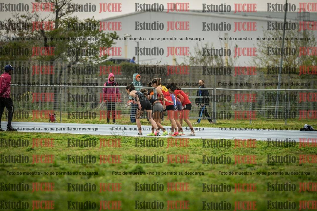 Fotos de los 600 m llanos de mujeres - U16