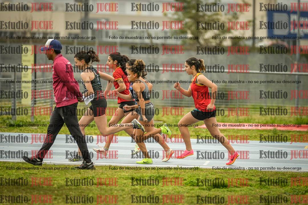 Fotos de los 600 m llanos de mujeres - U16