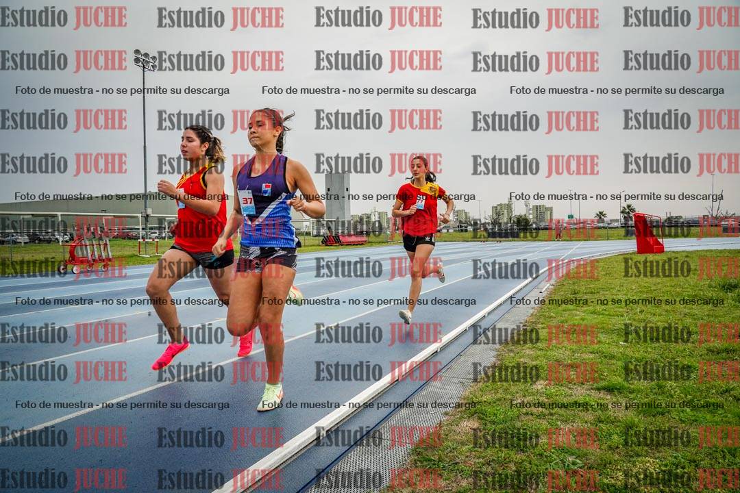 Fotos de los 600 m llanos de mujeres - U16