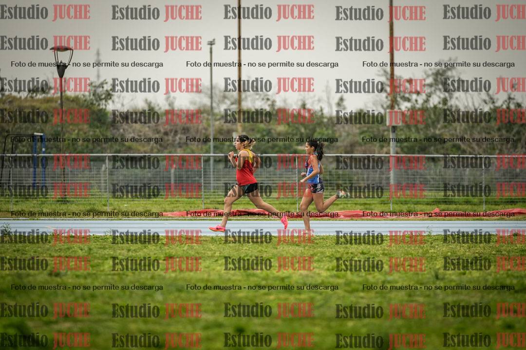 Fotos de los 600 m llanos de mujeres - U16