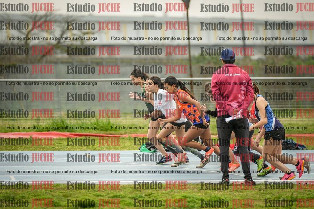Fotos de los 600 m llanos de mujeres - U16