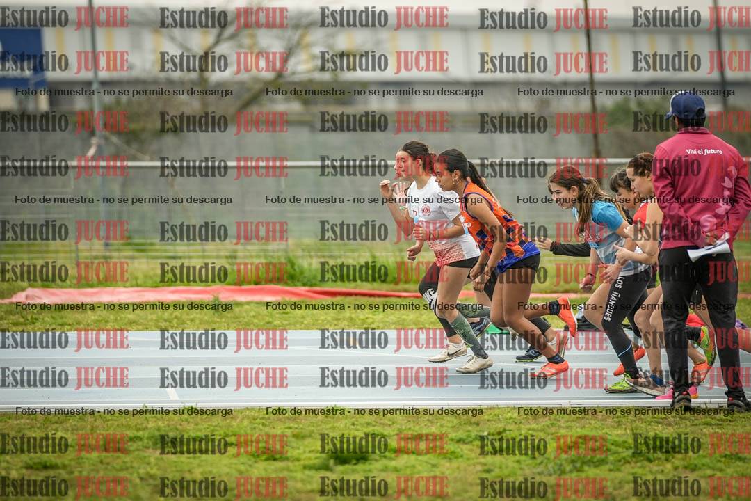 Fotos de los 600 m llanos de mujeres - U16