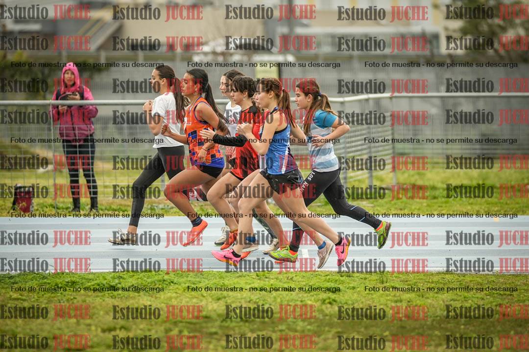 Fotos de los 600 m llanos de mujeres - U16