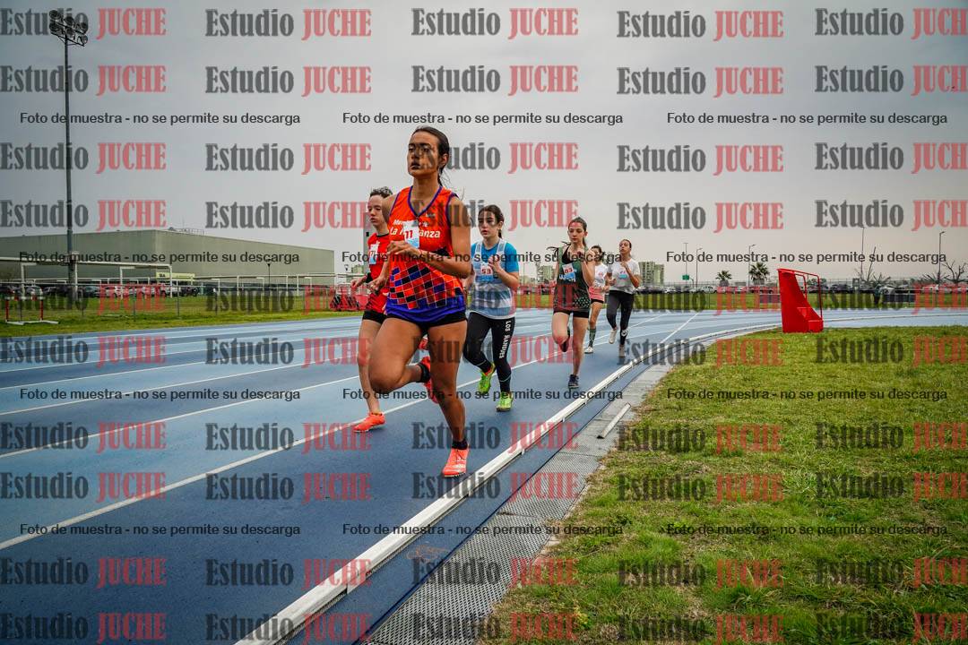 Fotos de los 600 m llanos de mujeres - U16