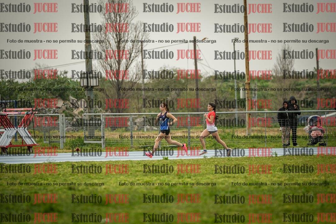 Fotos de los 600 m llanos de mujeres - U16