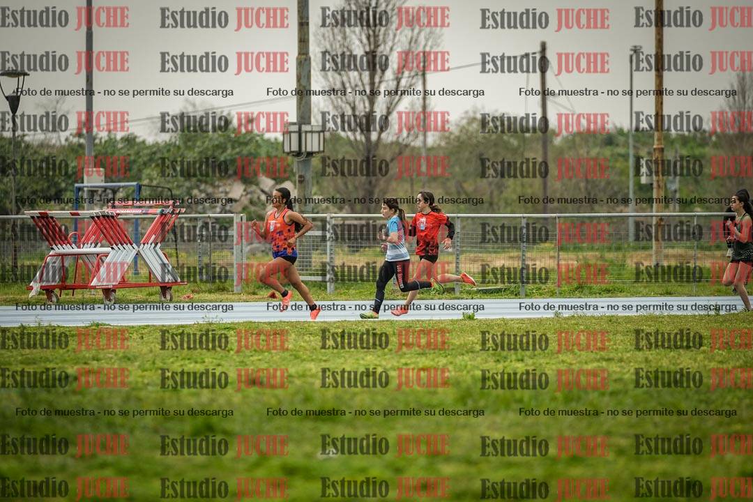 Fotos de los 600 m llanos de mujeres - U16