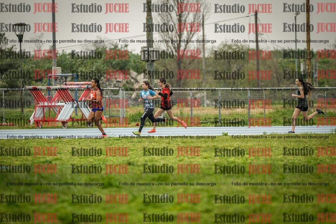 Fotos de los 600 m llanos de mujeres - U16