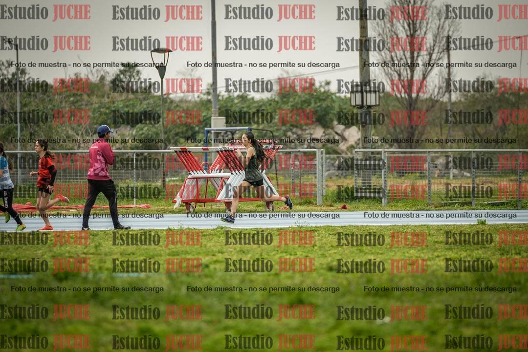 Fotos de los 600 m llanos de mujeres - U16