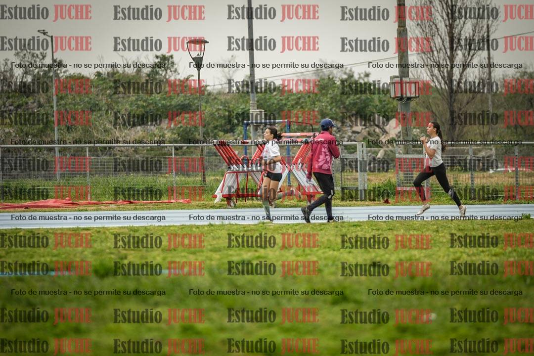 Fotos de los 600 m llanos de mujeres - U16
