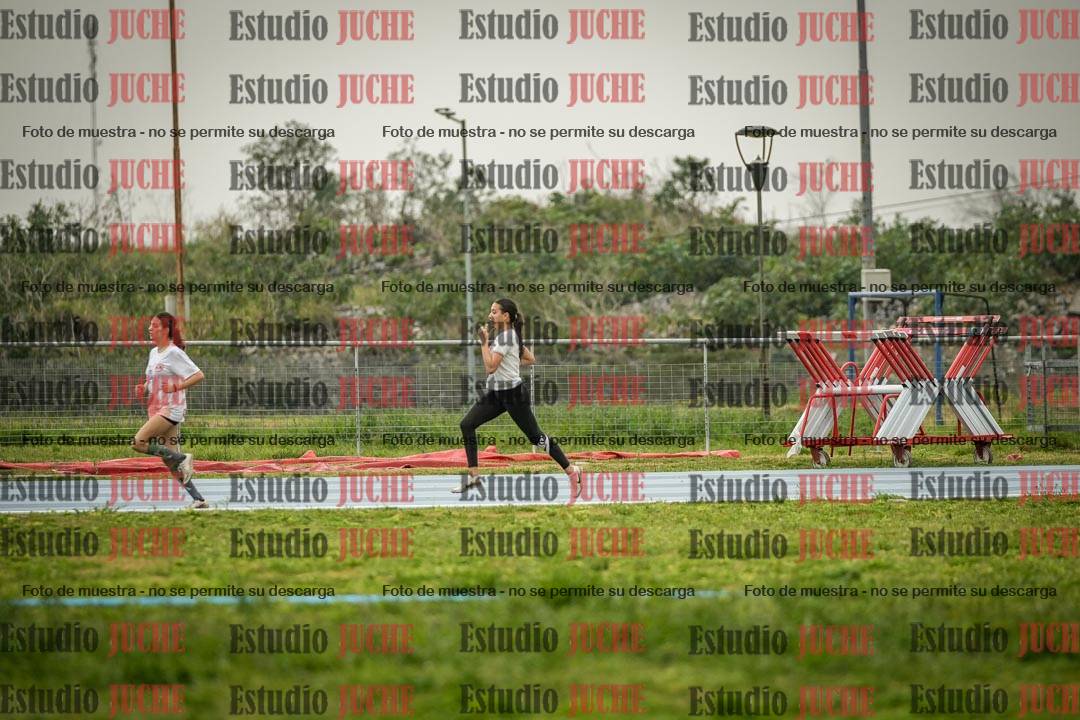 Fotos de los 600 m llanos de mujeres - U16