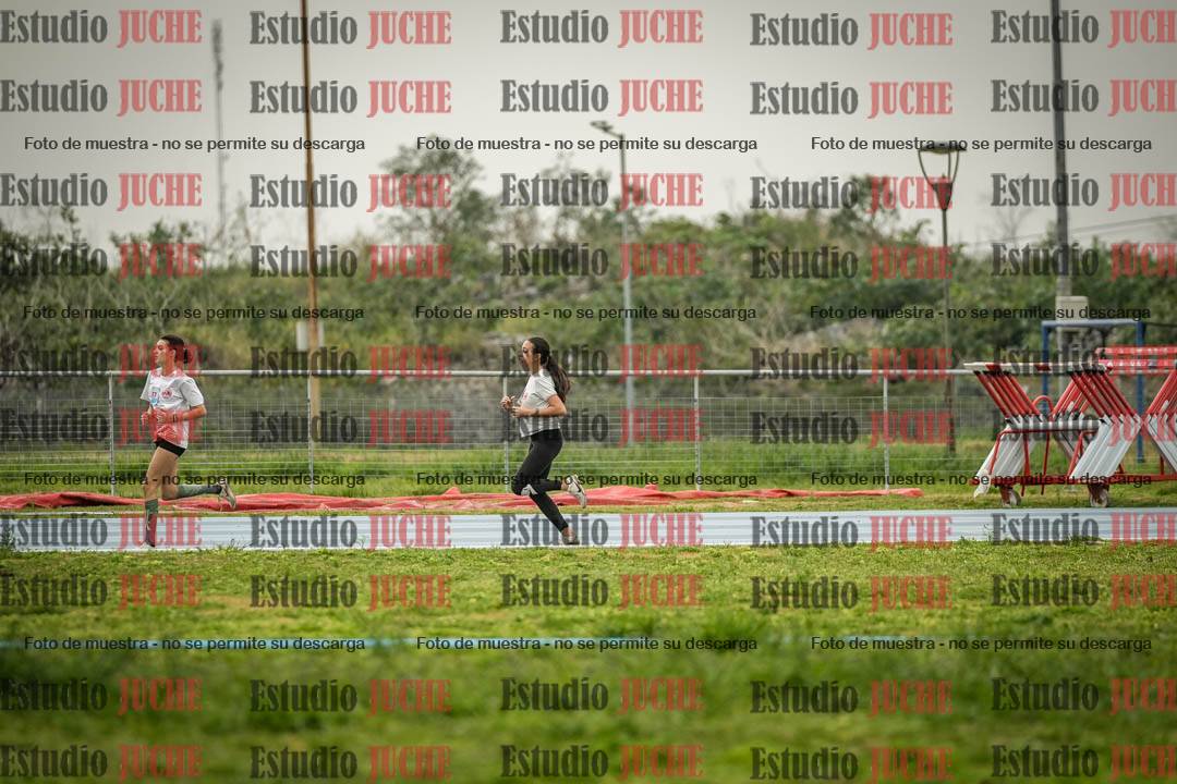 Fotos de los 600 m llanos de mujeres - U16