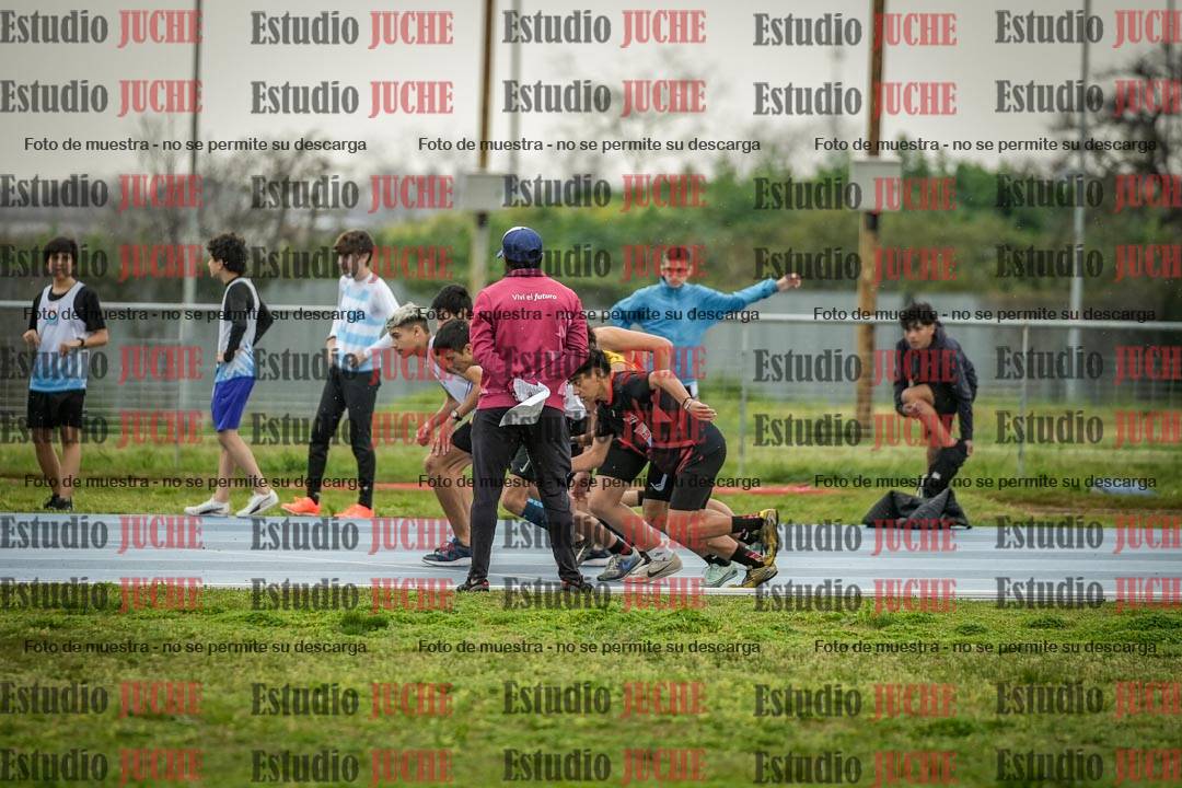 Fotos de los 600 m llanos de varones - U16