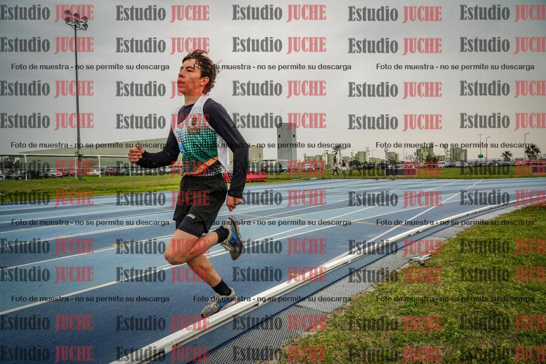 Fotos de los 600 m llanos de varones - U16