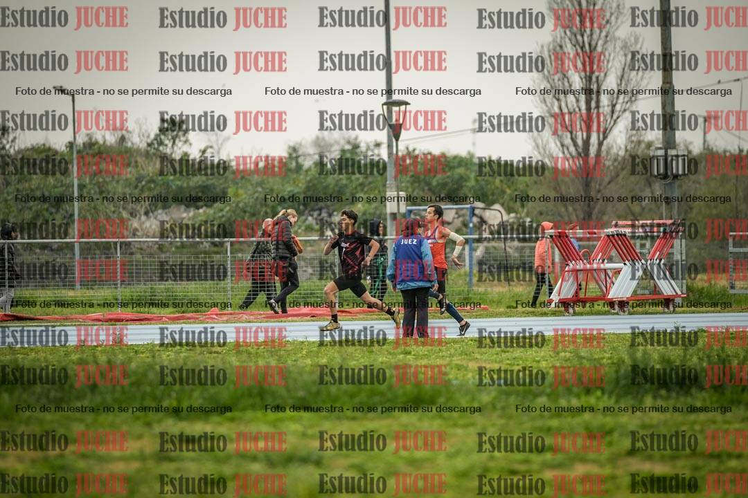Fotos de los 600 m llanos de varones - U16