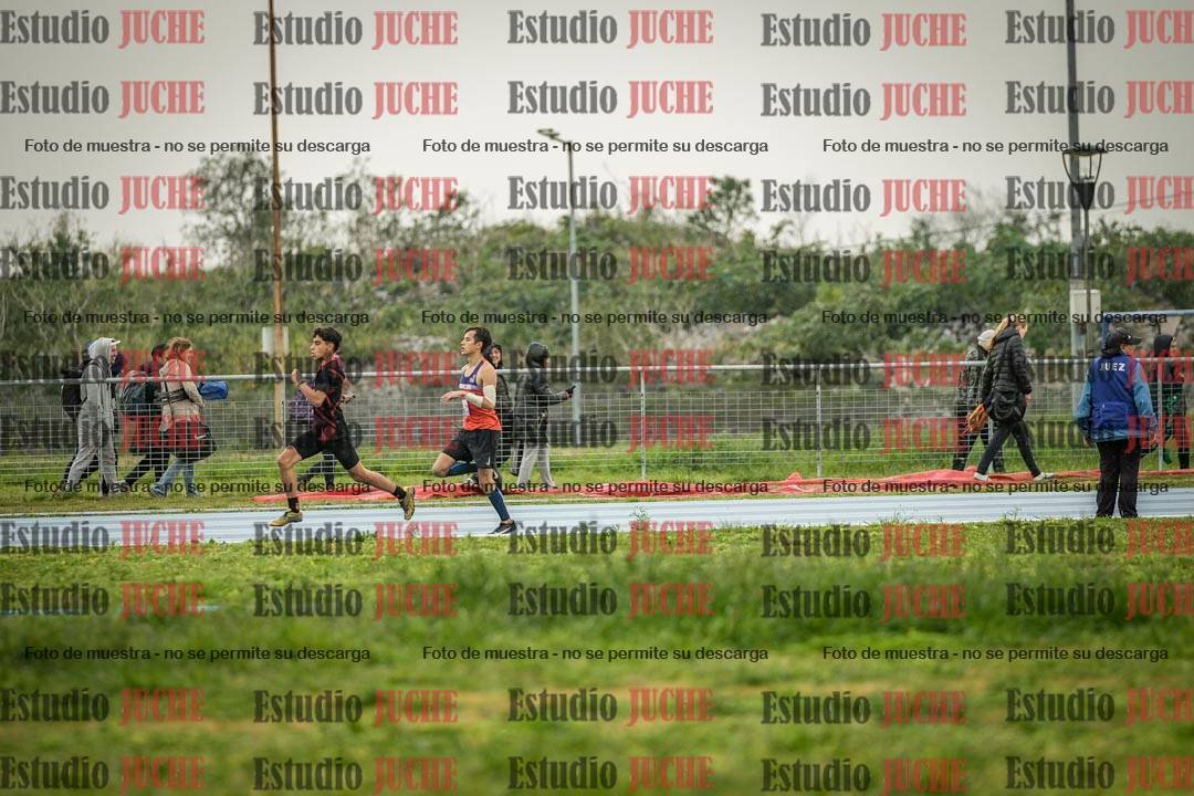 Fotos de los 600 m llanos de varones - U16