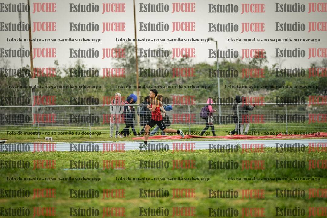 Fotos de los 600 m llanos de varones - U16
