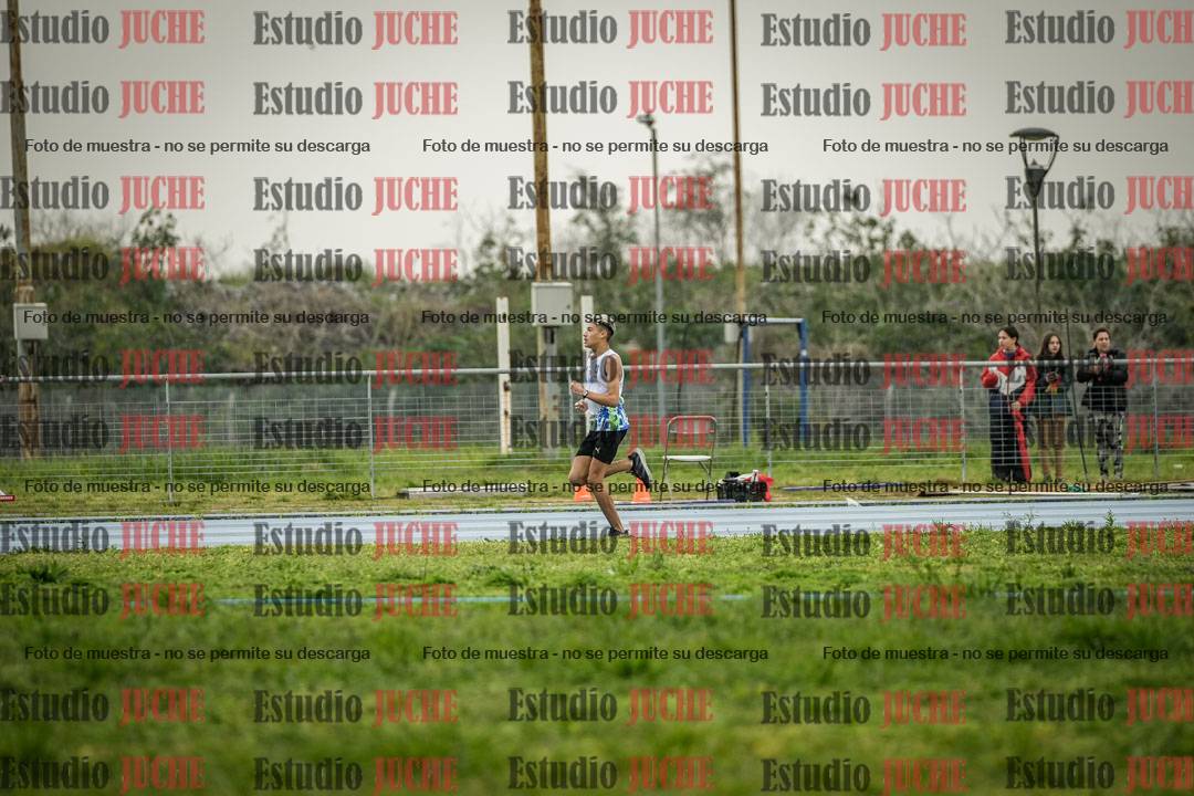 Fotos de los 600 m llanos de varones - U16