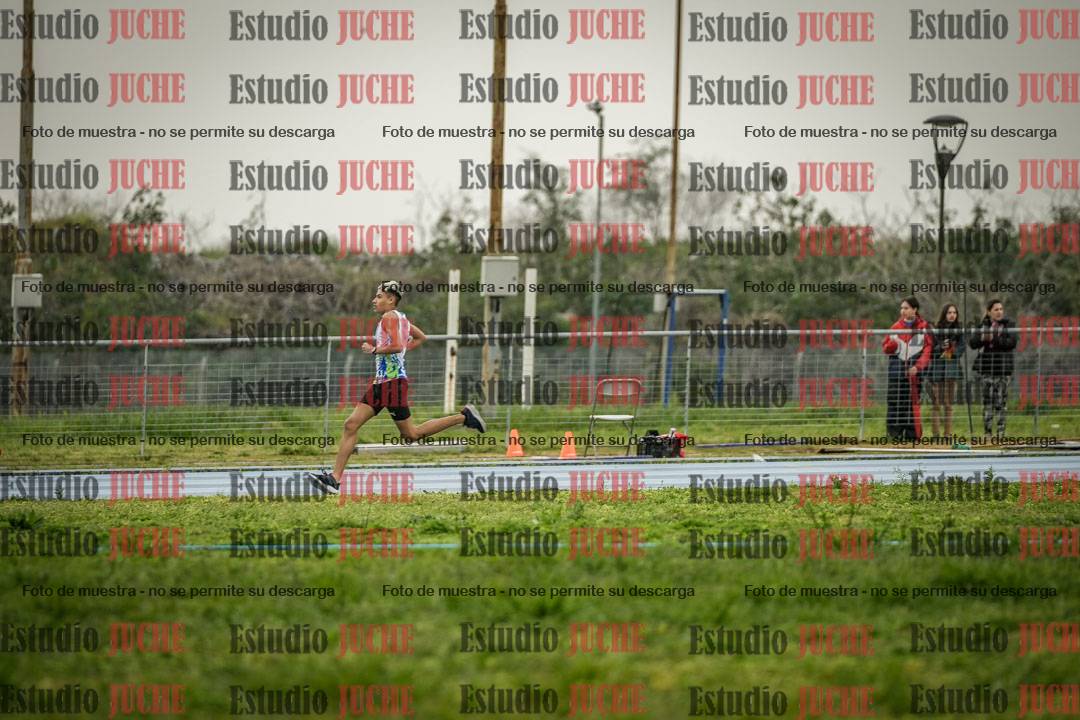 Fotos de los 600 m llanos de varones - U16