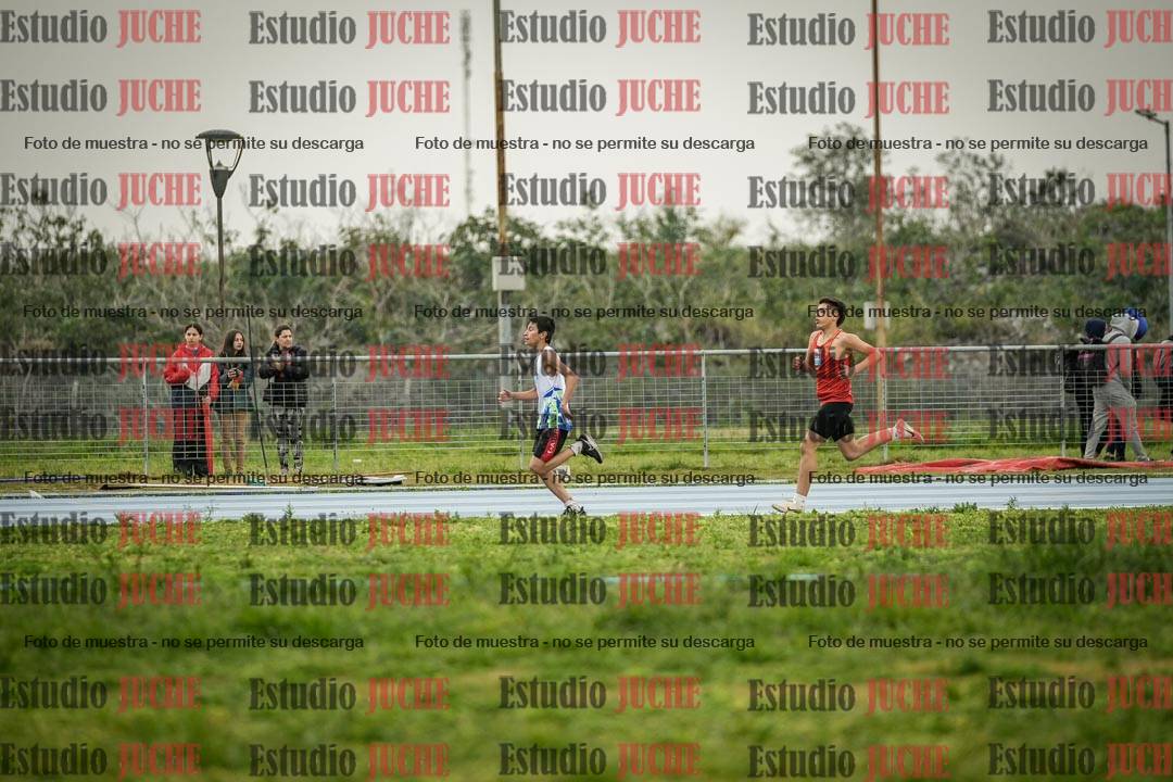 Fotos de los 600 m llanos de varones - U16