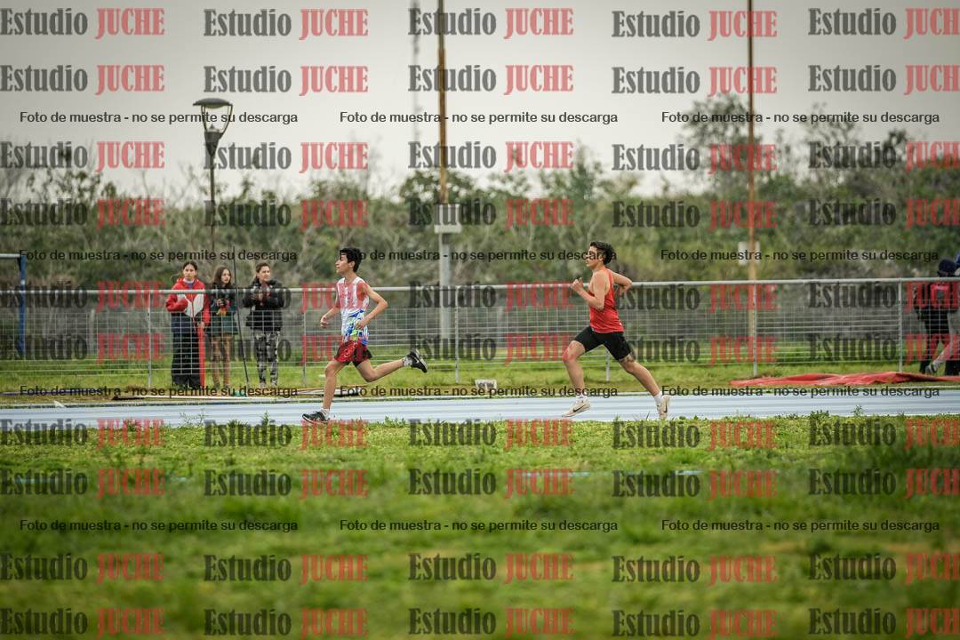 Fotos de los 600 m llanos de varones - U16