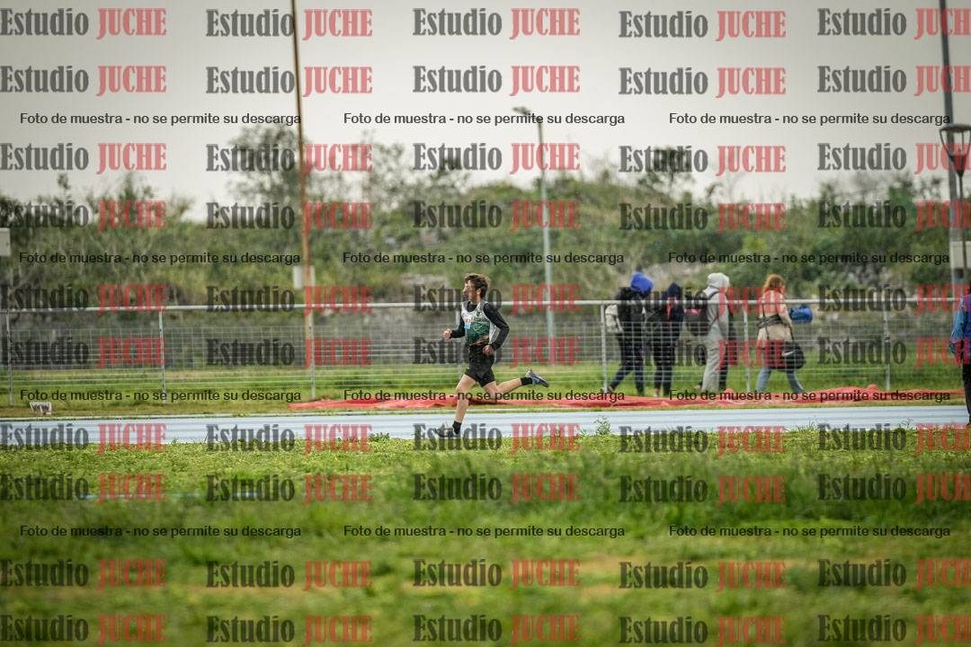 Fotos de los 600 m llanos de varones - U16