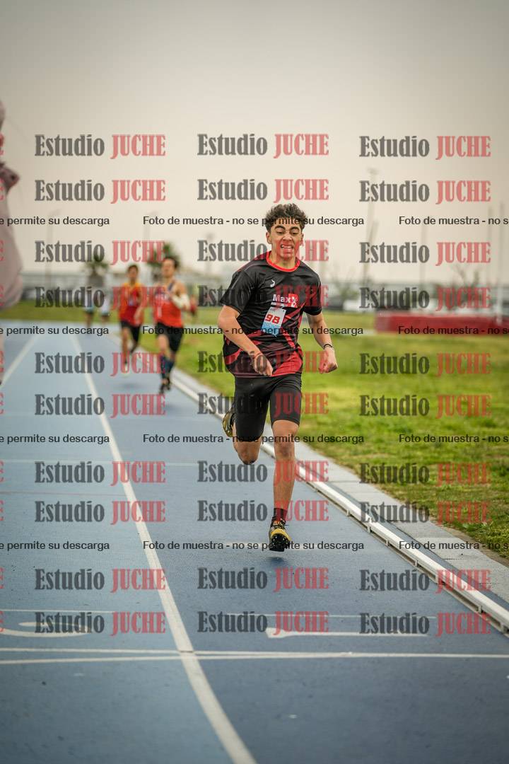 Fotos de los 600 m llanos de varones - U16