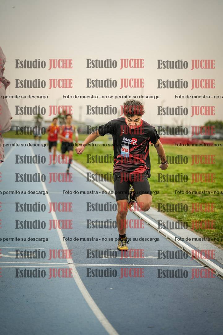 Fotos de los 600 m llanos de varones - U16